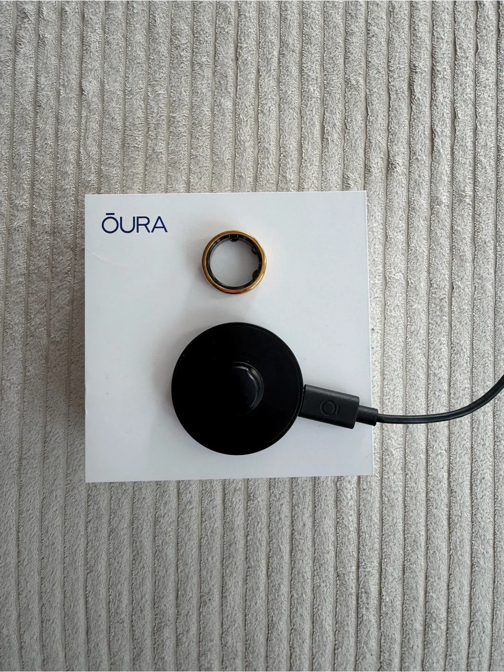 Oura Gold or Rose Gold with Charger with Black Magnetic Pad